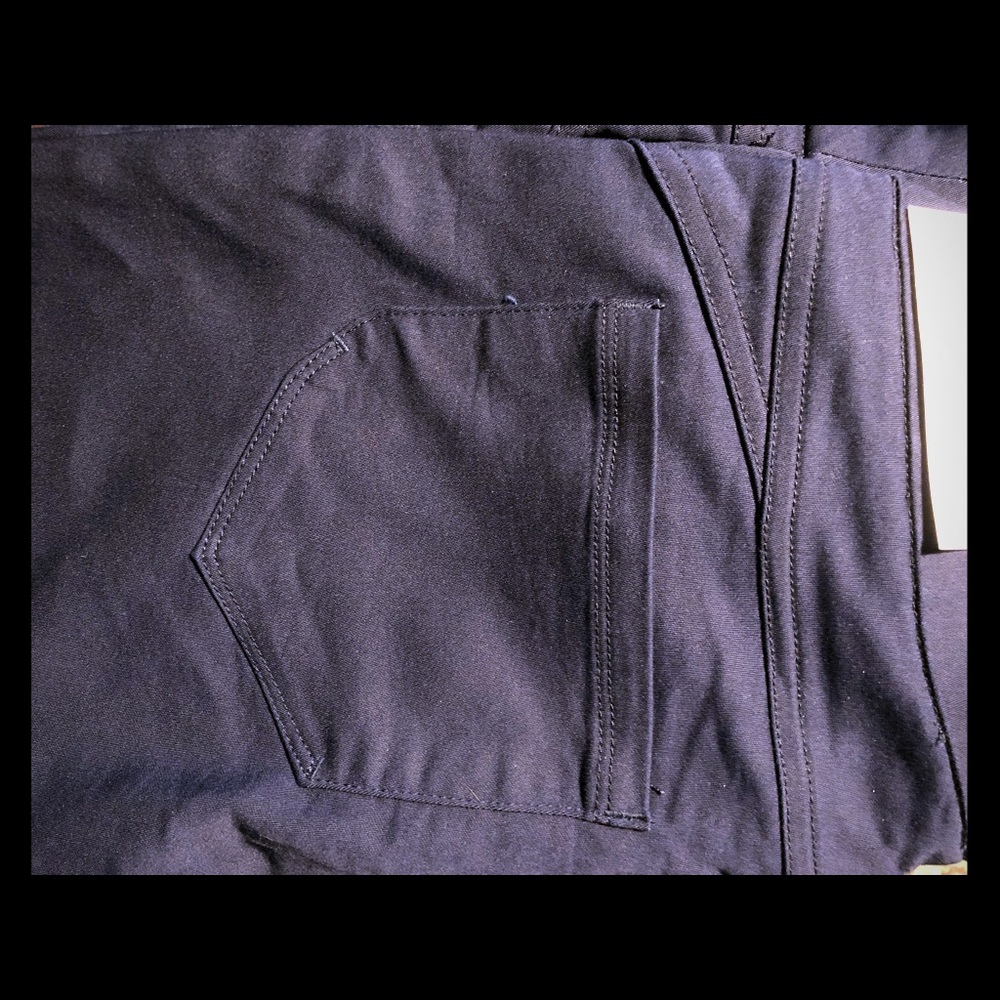 BNWT Woman’s Liz Claiborne nurses pants 4p